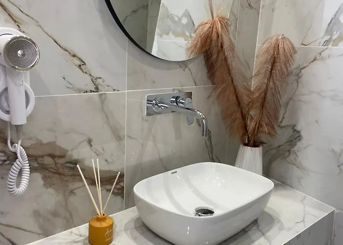 Centerline Prestige 3* Fira (Santorini)