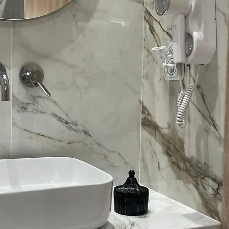 Centerline Prestige Otel Fira (Santorini)