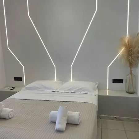 Centerline Prestige Otel Fira (Santorini)