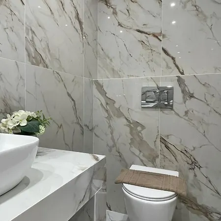 Centerline Prestige Fira (Santorini)