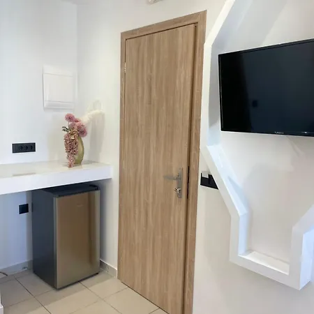 Centerline Prestige Fira (Santorini)