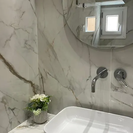 Centerline Prestige 3* Fira (Santorini)