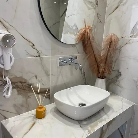 Centerline Prestige 3* Fira (Santorini)