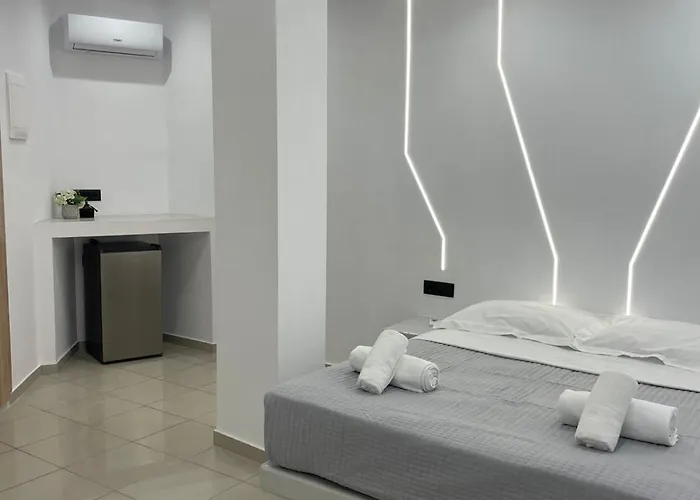 Отель Centerline Prestige 3*