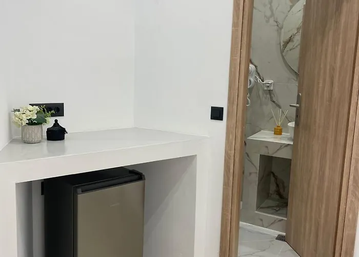 Centerline Prestige فندق 3*